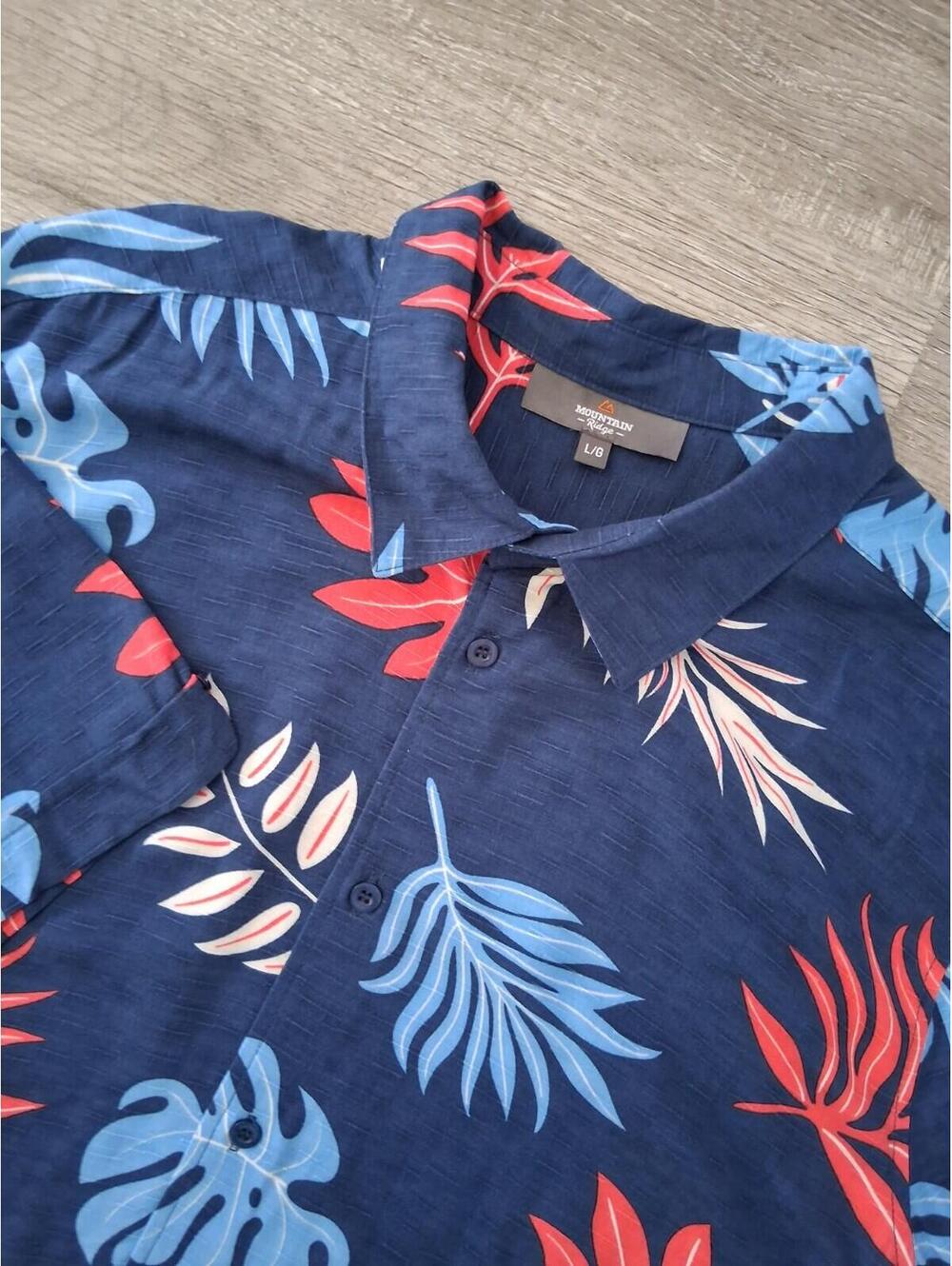 NWT Mountain Ridge Men's LG Blue W/Colorful Leaves Viscose Short Sleeve Shirt